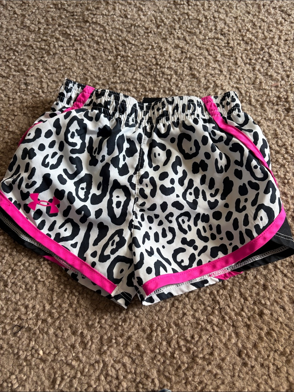 B73 2t Under Armour White & Black Leopard Print Athletic Shorts with Pink Trim